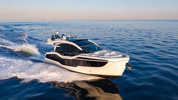 Яхта GALEON 570 SKY