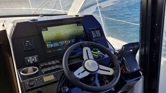 Яхта ANTARES 11 FLY