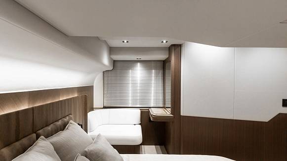 Яхта GALEON 480 FLY