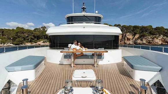 Яхта Nomad 95 SUV