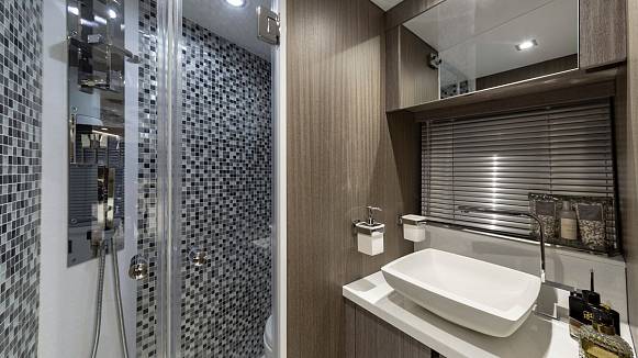 Яхта GALEON 470 SKY