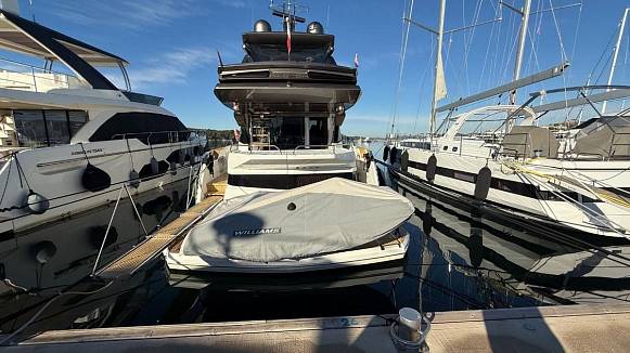 Яхта Galeon 700 Sky