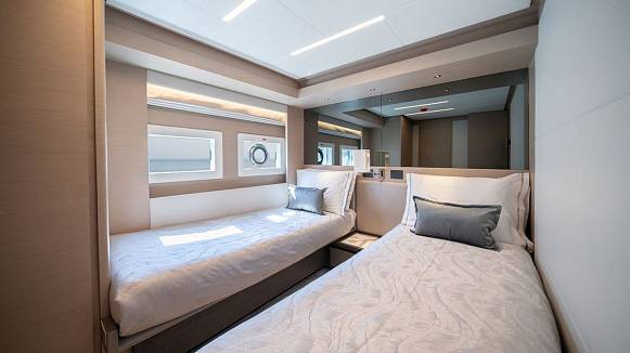 Яхта NOMAD 75 SUV