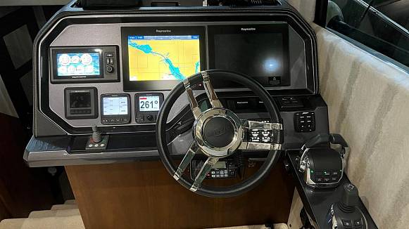 Яхта GALEON 500 FLY