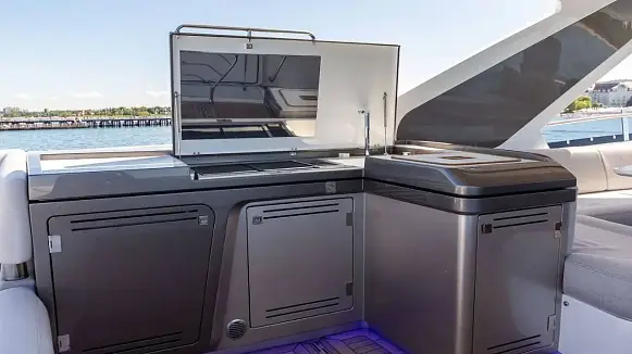 Яхта GALEON 800 FLY