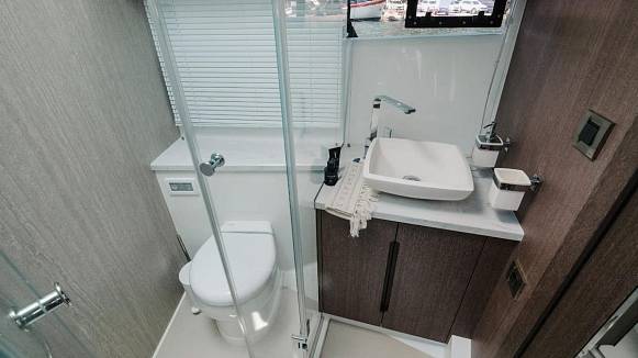 Яхта GALEON 500 FLY