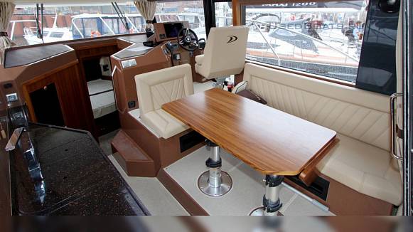 Escape 1155 Voyage yacht