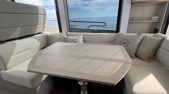 Яхта GALEON 400 FLY