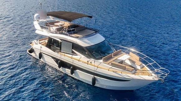 Яхта GALEON 500 FLY