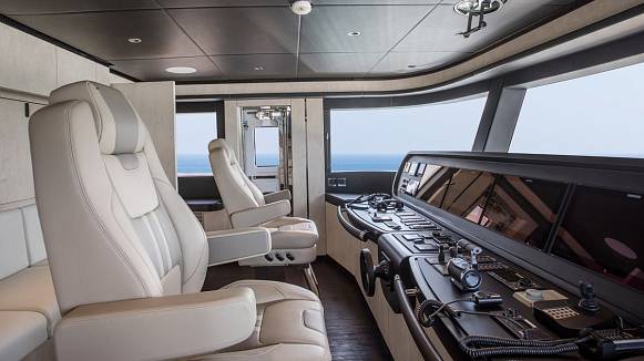 Яхта MAJESTY 120