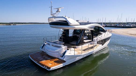 Яхта GALEON 510 SKY