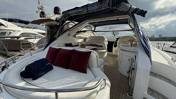 Яхта Sunsееkеr Portofino 46