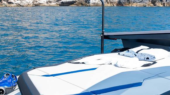 Яхта LAMBORGHINI 63