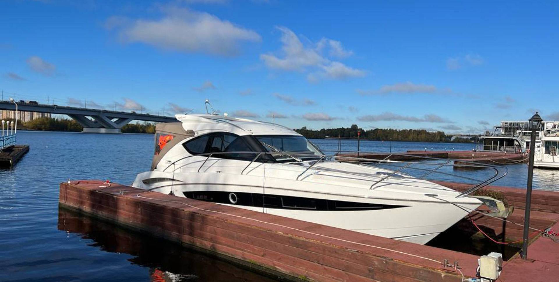 Яхта Galeon 325 HTS