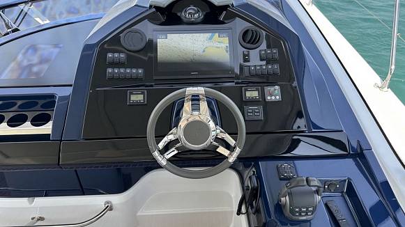 Яхта GRAN TURISMO 45