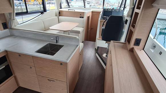 Яхта Swift Trawler 48 Fly