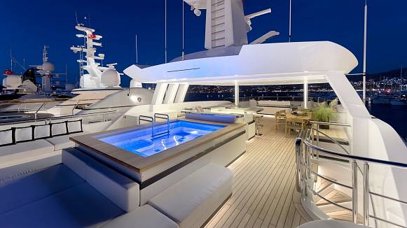 LIQUID SKY yacht