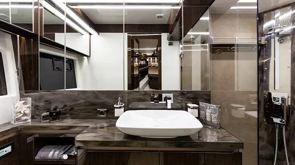 Яхта GALEON 640 FLY