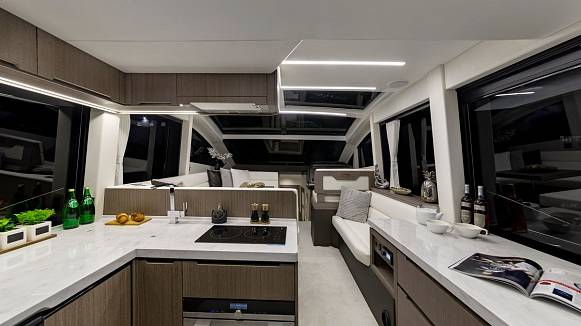 Яхта GALEON 470 SKY