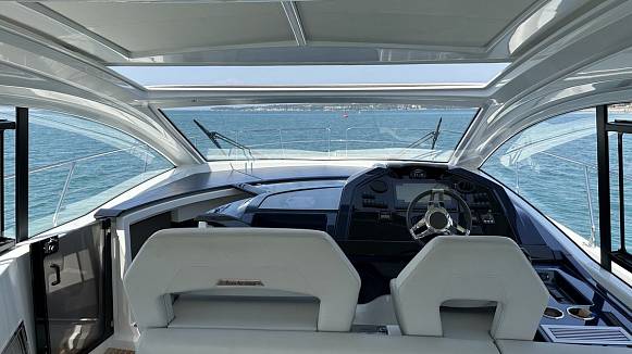 Яхта GRAN TURISMO 45