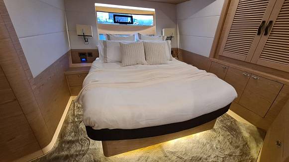 Яхта GRAND TRAWLER 62