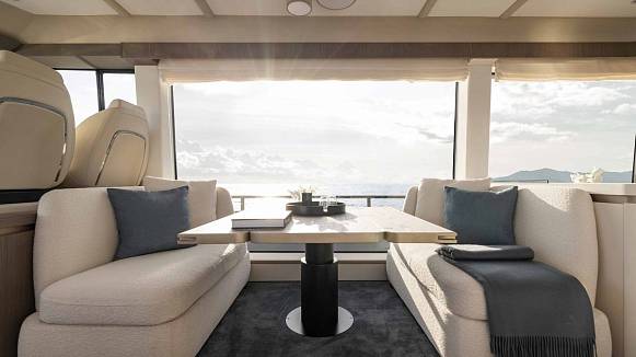 Яхта AZIMUT MAGELLANO 60