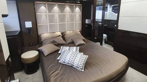 Яхта GALEON 640 FLY