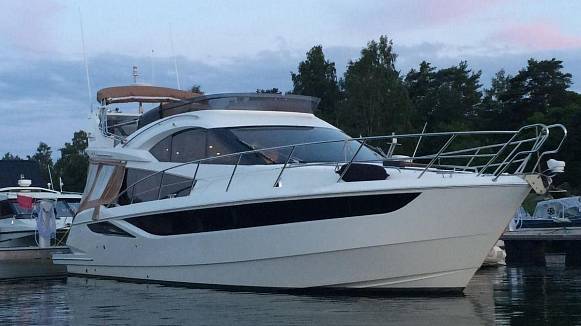Яхта GALEON 420 FLY