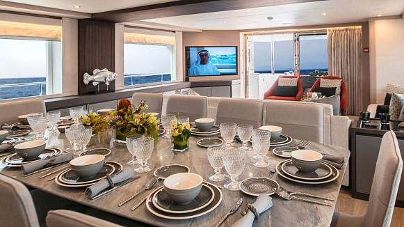 Яхта Nomad 95 SUV