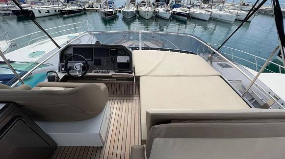 Яхта GALEON 460 FLY
