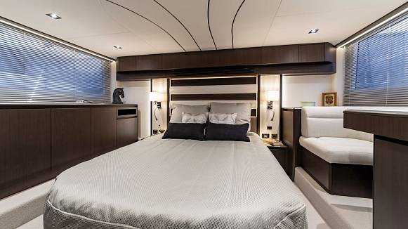 Яхта GALEON 510 SKY