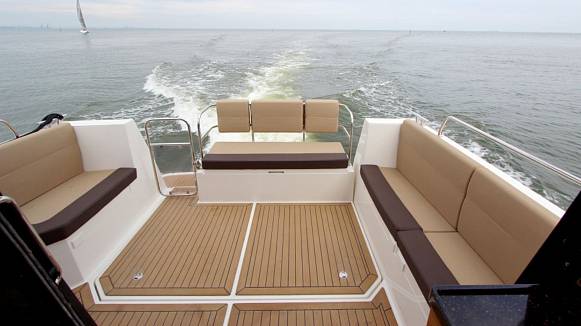 Escape 1155 Voyage yacht
