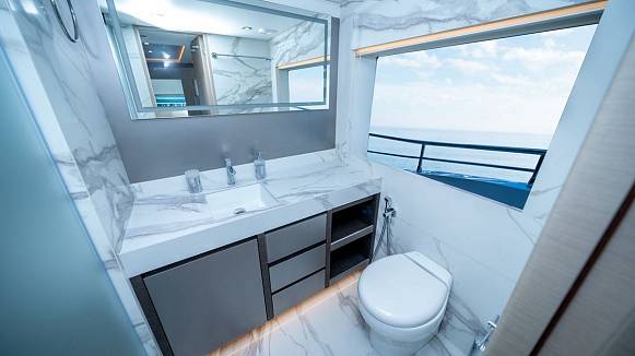 Яхта NOMAD 75 SUV