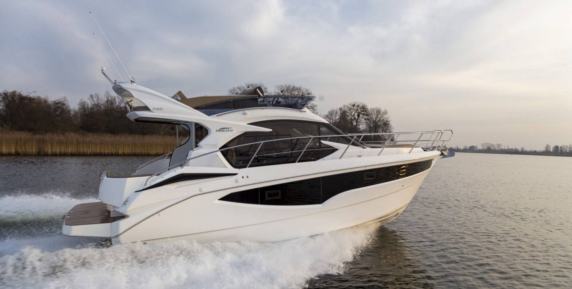 Galeon 360 Fly yacht