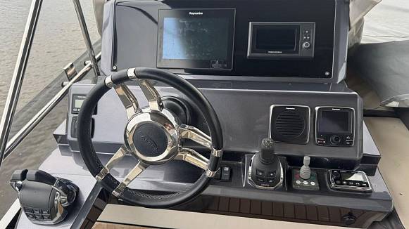 Яхта GALEON 500 FLY