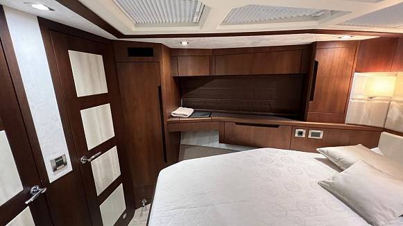 Яхта GALEON 500 FLY