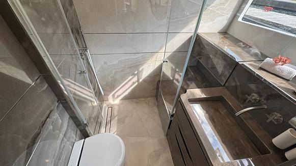 Яхта GALEON 620 FLY