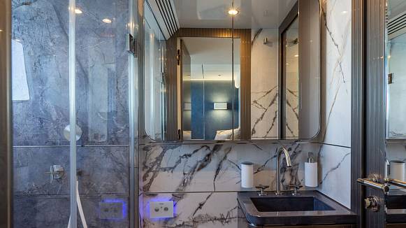 Яхта GALEON 620 FLY