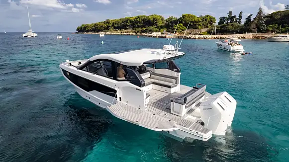 Яхта Galeon 375 GTO