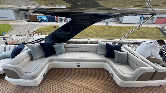 Яхта GALEON 620 FLY