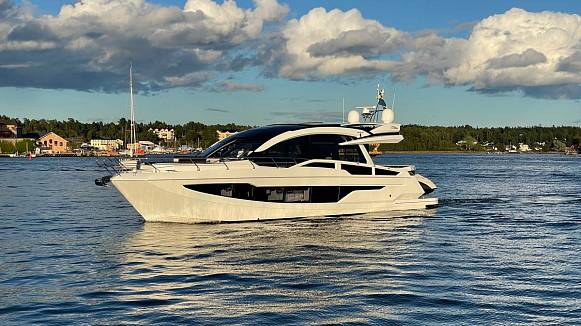 Яхта Galeon 650 Sky