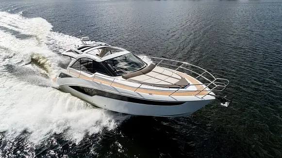 Яхта GALEON 405 HTS