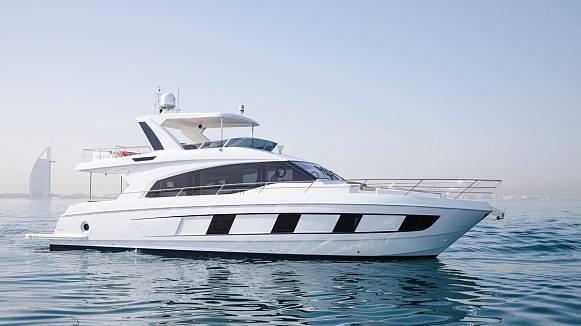 Яхта Majesty 62