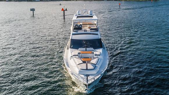 Яхта Galeon 680 FLY