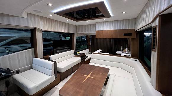 Яхта GALEON 500 FLY