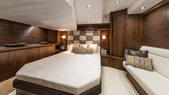 Яхта GALEON 485 HTS