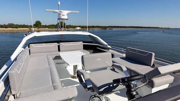 Яхта GALEON 510 SKY