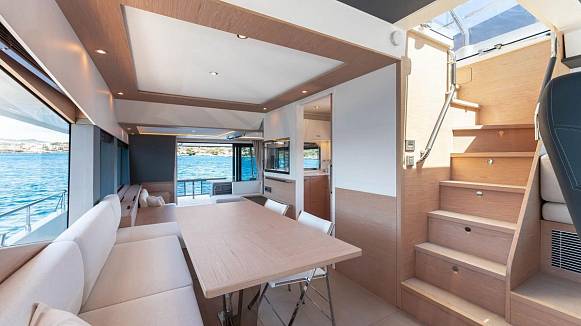 Яхта GRAND TRAWLER 62