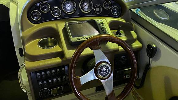 Яхта Crownline 260 CR