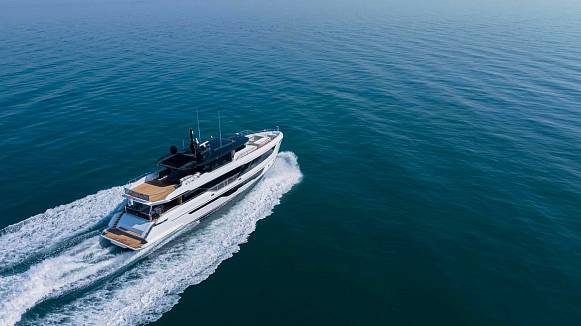 Яхта Majesty 111